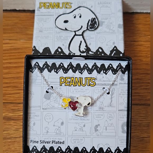 Peanuts Womens Snoopy and Woodstock Red Crystal Silver Plated Heart Necklace - Picture 9 of 12